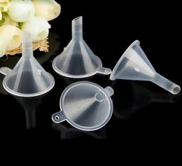 Transparent Mini Plastic Small Funnels Perfume Liquid Essential Oil Filling Empty Bottle Packing Kitchen Bar Dining Tool DHL Ship 7963321