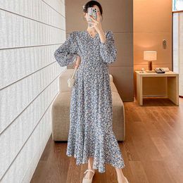 Maternity Dresses 2024 Spring Pregnant Womens Fishtail Dress V-neck Long sleeved Flower Fashion Printed Chiffon H240517