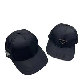 Baseball cap inverted triangle ball cap versatile and fashionable front and side logo duckbill cap for men and women with sun protection and shading hat.