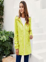 Women039s Raincoat Outdoor Jacket Coat Hiking Jackets Windbreaker Hoodie Women Coats Female Jacket And Fall Women Waterproof 201519652