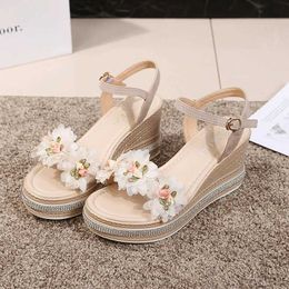 Sandals New Female Ankle Strap Buckle Rhinestone Crystal 2023 Summer Women Round Toe High Heels Fashion Ladies Wedges Shoes Gold H240517