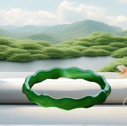 Chinese Natural Emerald Green Chalcedony Hand Carved Bamboo Water Ripple Bracelet Fashion Jewellery Women039s Green Agate Bracele7538357