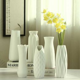 Vases White ceramic vase hydroponic Nordic modern creative home living room dining table dry flower arrangement decorative ornaments H240517