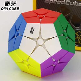 Magic Cubes QiYi Megamin 2x2 Puzzles Dodecahedron Stickers Stickerless 12 Surfaces Magic Cube Professional Educational Logic Twist Cubos Toy Y240518