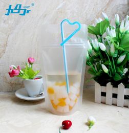 Whole 50Pcs Reclosable Plastic Drink Storage Zipper Bag with Hand hole Transparent Frosted Stand up Pouch Beverage bag 450ml6313580