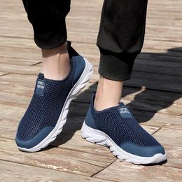 Casual Shoes Men Mesh Sneakers Lightweight Slip On Shallow Sports Shoe 38-46 Sizes Fashion Breathale Flats Sole Anti-Slip Spring