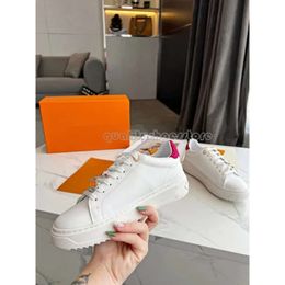 Top Designer Trainer Sneaker Louiseviution Shoe Time Out Casual Shoes Walk Oblique Men Women Running Shoes Calfskin Leather Overlays White Green Board Shoes 60c