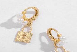Hoop Huggie ALLME Simple Gold Color Lock Pendant Earring For Women Metal Alloy Key Simulated Pearls Earrings Temperament Jewelry1095366
