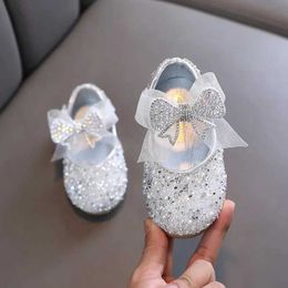 Flat shoes Childrens summer fashion sequin shoes cute diamond pearl bow princess shoes wedding shoes flat shoes for girls H240518