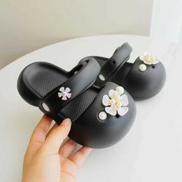 Slipper Cute Non slip Girl Clogs Sandals Garden Shoes Cartoon Childrens Sandals Summer Childrens Sandals High quality Beach Childrens Sandals Y240518