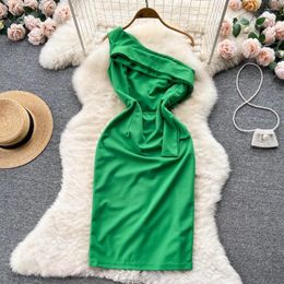 Casual Dresses Young Gee Green Original Design One Shoulder Women's Summer Party Dress Irregular Diagonal Sexy Sheath Stretch Y2K Mini