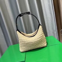 New Home Coconut Fibre Crochet Shoulder Lunch Box Fashionable Luxury Designer Handbag Fabulous Vintage Classic Braided Craftsmanship Leather Handle Lined Canvas