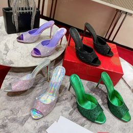 Scarpe classiche di abbigliamento a sfera, in pelle di strass per interni, lussuosi tacchi da donna designer, scarpe da regalo per donne in cristallo alla moda