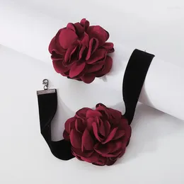 Choker Romantic Big Rose Flower Necklace Bracelet Fashion Soft Velvet Party Necklaces Bracelets Women Jewelry Gifts Decoration