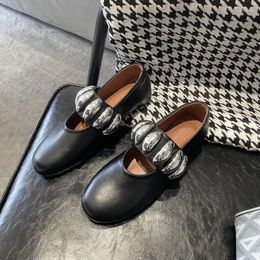 Casual Shoes 2024 Niche Designer Luxury Style Metal Rivets One-line Buckle Set Foot Round Head Leather Women's Flat Lazy Ballet