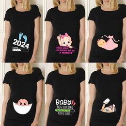 Maternity Tops Tees Black pregnant woman shirt cute baby print O-neck short sleeved pregnant woman T-shirt top mother clothing baby announcement T-shirt Y240518