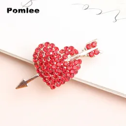 Brooches Pomlee Classic Red Rhinestone Heart Women Unisex Arrow Love Suits Shirt Brooch Pins Gifts