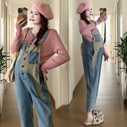 Maternity Bottoms New Autumn Maternity Denim Jumpsuits For Pregnant Women Retro All-match Contrast Colour Jeans Overalls Premama Suspender Trousers H240518