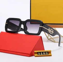 Ladies Designer Sunglasses F Square Retro Gold Letters Man Sunglass Outdoor Beach Holiday Eyeglasses For Woman Mens Sun Glasses Wi1026656