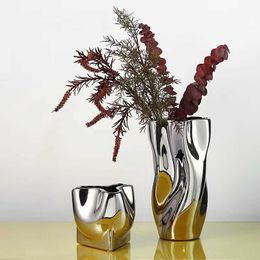 Vases Electroplated silver light luxury ceramic vase for home hotel soft decoration living room table flower arrangement stepping into pots H240518