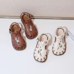 Sweet Princess Sandals Summer Covered Toes Embroidered French Style Baby Girls Simple Flat Casual Dress Shoes National 240518