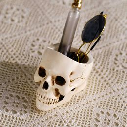 Decorative Objects Figurines Creative Skull Desktop Storage Pen Holder Resin Small ornament Candle Base Soap H240518