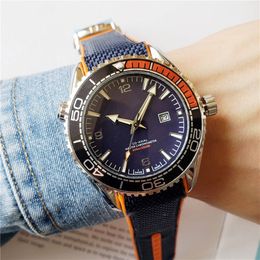 Top Brand Mens Watches Rubber Strap High Quality Quartz Movement Watches for Men Rotate Case Master Deisgner Waterproof Watch Montre De 2279