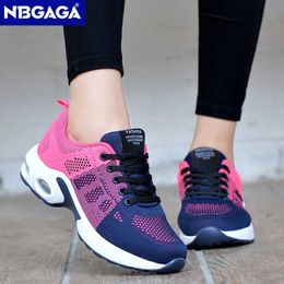 Athletic Outdoor New Running Shoes Ladies Breathable Sneakers Summer Light Mesh Air Cushion Womens Sports Shoes Outdoor Lace Up Training Shoes Y240518