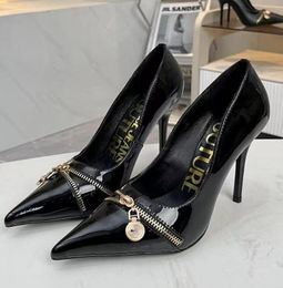 Designer Designer Drent Dress Shoes Scarpe di lusso di design di tallone di lusso da 10,5 cm con punta puntata Pompe di nozze Classiche Modifica