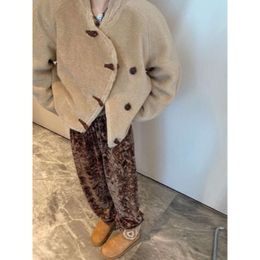 Women's Jackets Niche Design Brand 23ss Autumn/winter Product Loose Versatile Trendy Man Wearing Fur Coat on Both Sides