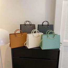 2024 New Fashion Leather Womens Handbags Luxury Designs Ladies Trendy Tote Bags for Women