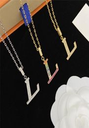 Designer Pendants Necklaces For Men Designers Jewellery Gold Diamond Neckwear Party Accessories Women Lover Necklace L Charm Chains 9279807