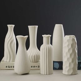Vases Home high-end textured embryo flower vase can be designed with high aesthetic value for interior decoration ceramic art ornaments H240517