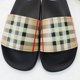 Top Quality Women Chevron Thong Sandal Designer Slides Flip Flop Fashion Slides With Double G Textured Patterns Rubber Bottom Beach Slippers