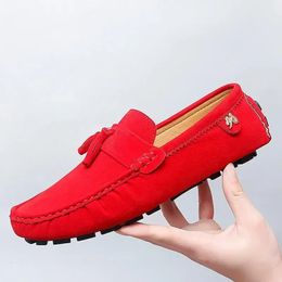 Mens Casual Shoes Loafers Cleat women Metal Trim Adulto Driving Moccasin Soft Comfortable Female Shoes Red Fringe Boat Shoes 240509