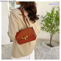 2024 Spring New Small Square Bag Crossbody Bag Fashion Shoulder Bag PU Womens Bag Classic Chain Small Golden Brick JVO2