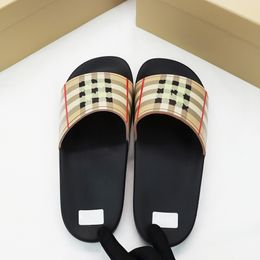 Women Chevron Thong Sandal Designer Slides Flip Flop Fashion Slides With Double G Textured Patterns Rubber Bottom Beach Slippers 54454