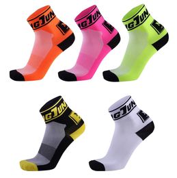 High quality Professional MTB mountain bike Cycling Outdoor sport socks Protect feet breathable wicking socks men Bicycle Socks7796372
