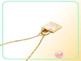 Never Fading 18K Gold Plated Luxury Brand Designer Pendants Necklaces Stainless Steel Flower Crystal Letter Choker Pendant Necklac4693460