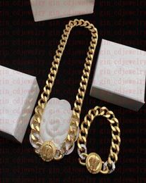 Fashion Designer Necklaces V Pendant Banshee Head 18K Gold Plated Bracelets Earrings Rings Birthday Festive Engagement Gifts V109621333