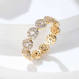 Band Rings Luxury Womens Charm White Zircon RYELLOW Gold Womens Crystal engagement Jewellery ring J240516