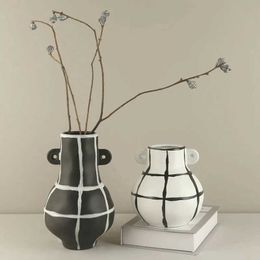 Vases Nordic Ins Black and White Hand Painted Ceramic Vase Ornaments Living Room Desktop Flower Arrangement Container Wedding Art Vase J240515