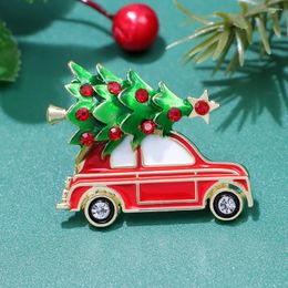 Brooches CINDY XIANG Creative Christmas Tree For Men Cute Enamel Car Shape Design Pins Jewelry Gifs Friends