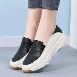 Casual Shoes Genuine Leather Tendon Sole Mom 2024 Spring And Autumn Flat Bottom Comfort Pumps Middle-Aged Elderly Loafers