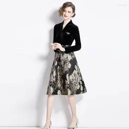 Casual Dresses Dress Women's Autumn High-end Velvet V-neck Mid-Length Print Slim Retro Elegant Black