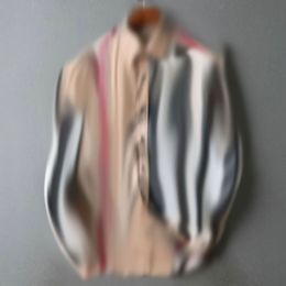 メンズカジュアルシャツヘムドポーロカラー長袖の乗馬ボタンアップシャツメンデザイナーシングルロウボタン格子縞のシャツストライプ高品質のカミザデホンブル