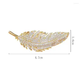 Brooches Luxury Rhinestone Feather For Lady Elegant Plant Crystal Lapel Pins Female Wedding Party Safety Gifts