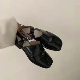 Scarpe casual con fibbia cinghia retrò piatta nera un singolo saletos alto femmininos zapatos para mujeres colore solido conciso