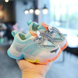 Baby Led Light Up Shoes Girls Breathable Glowing Sneakers Boys Antislippery Sneakers Children Luminous Casual Shoes 240518