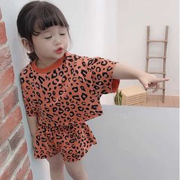Clothing Sets Baby clothing childrens summer Korean top and bottom childrens 2-piece set girl 2023 casual clothing set leopard print short shirt Q240517